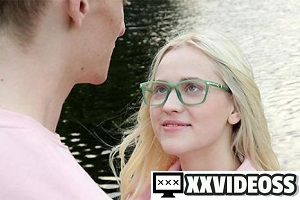 Nikki Hill – Blonde teen wet casual fuck