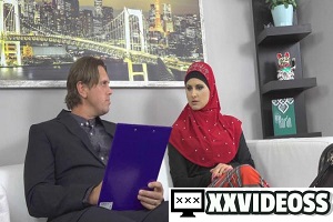 Billie Star – Lawyer settles for fine muslim pussy