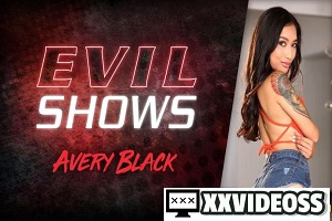 Avery Black – Evil Shows