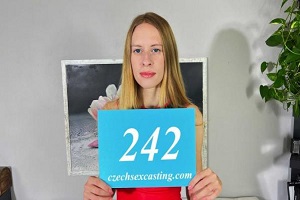 Nikki Riddle – Ukrainian model tries her luck at Czech casting – E242