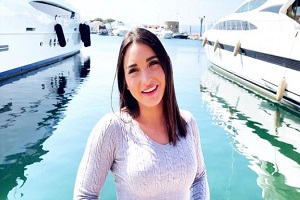 Sarah – Sarah, 21, hostess on a yacht in Saint-Tropez!