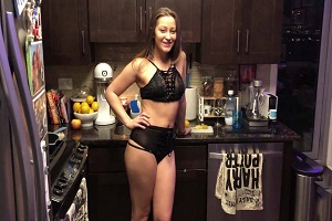 Dani Daniels – Naughty Housewife