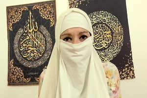 Sex With Muslims – Babe in niqab pleases her husband – E232