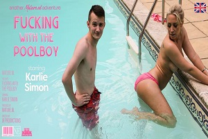 Karlie Simon – Hot British Lady Karlie Simon gets fucked by the poolboy