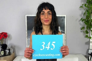 Lola – Sexy Italian babe wants some work – E345
