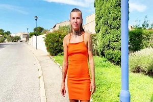 Mel – 24 years old, swimming pool installer in Saint-Tropez!