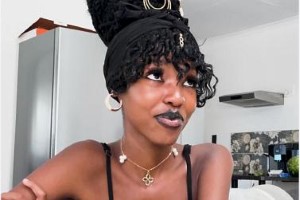 Sammy Dollhouse – Moaning Goddess