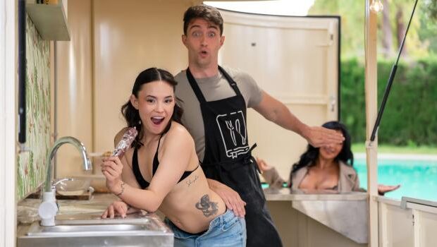 Mariana Martix & Lucy Mendez – Big Tony’s Pepperoni