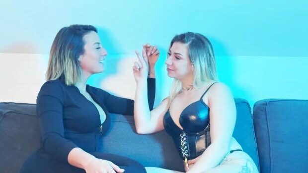 Sienna & Pam – Sienna discovers voyeurism with Pam…