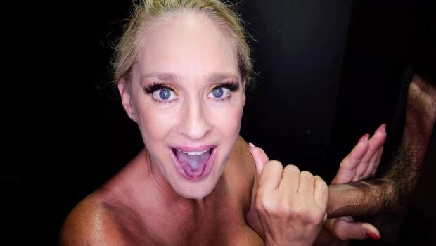 Wendy Raine – Wendy Raine’s First Gloryhole