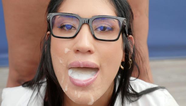 Angelina – Bukkake 73 loads