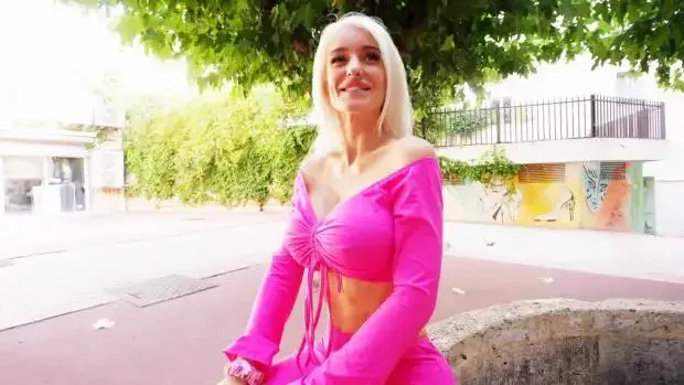 Eva – Eva, 34 years old, has a very wide appetite for hardcore!