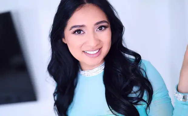 Ophelia Purr – Ophelia Purr, Young Beauty Gives Head, Fucks and Swallows a Thick Load