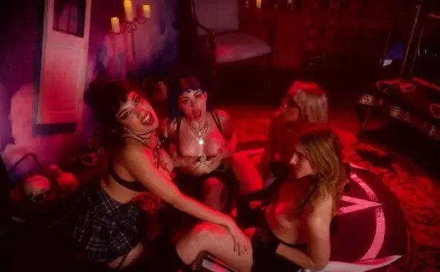 Jewelz Blu, Little Puck, Luna Luxe & Ophelia Fae – Devil Worshipping Orgy OnlyFans