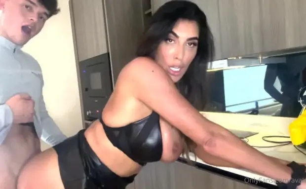 Ava Koxxx – Hotel Hookup With Young Tinder Date OnlyFans Leak