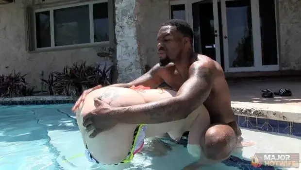 Christie Wett – Deepthroat Pool Session