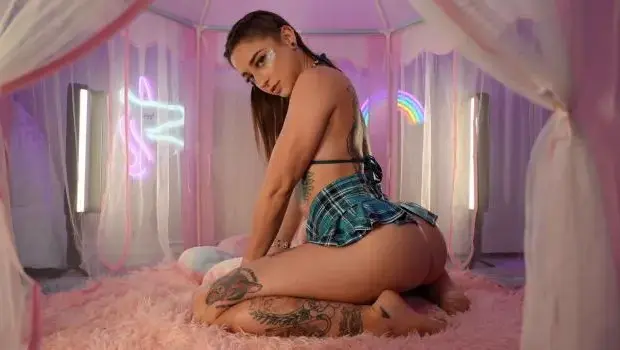 Sadie Schafer – Sadie’s Playful Pussy Party