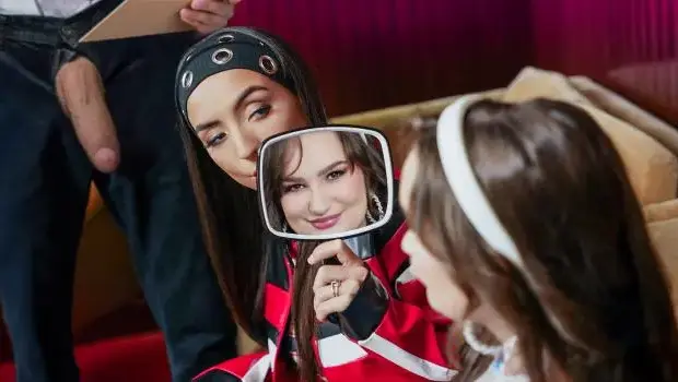 Sasha Tatcha & Bunny Fae – Friends Are Supposed To Share! Therapy Session Goes Wild