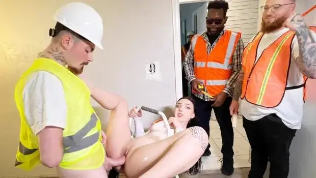 Scarlett Rosewood – Tag Team On The Job Site