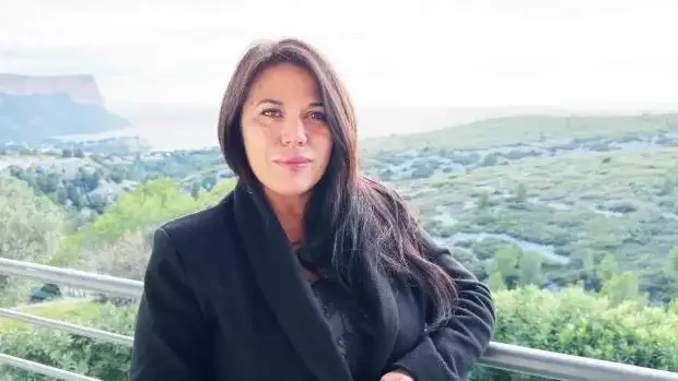 Vicky – Vicky, 40 years old, two tails to start the year off right!