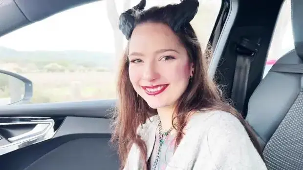 Granny Donuts – Granny Donuts, 28 years old, comes to continue her hardcore experiences… with a smile!