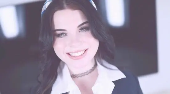 Lola Valentine – Fresh-Faced Lola Valentine Scores Some Extra Credit