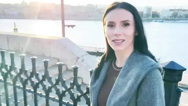 Nelly Kent – Nelly has plurality syndrome…