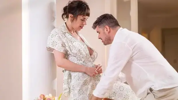 Olive Glass – Distracting