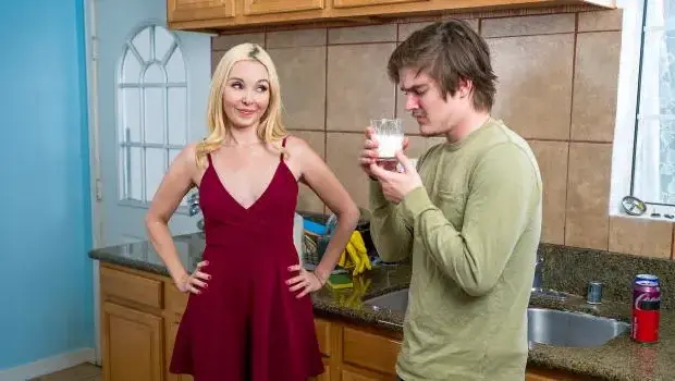 Aaliyah Love – Milk Makes Better Cream – S9:E1