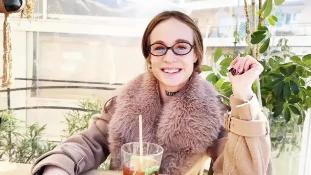 Alma – Alma, 24 years old, from Bordeaux!