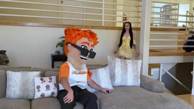 Scarlett Rosewood – Scarlett Rosewood Gives Porn Dude Some In-Home Care