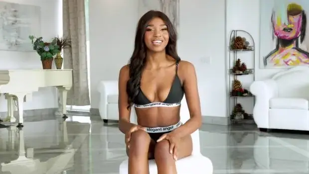 Poppy Cox – Popping Off