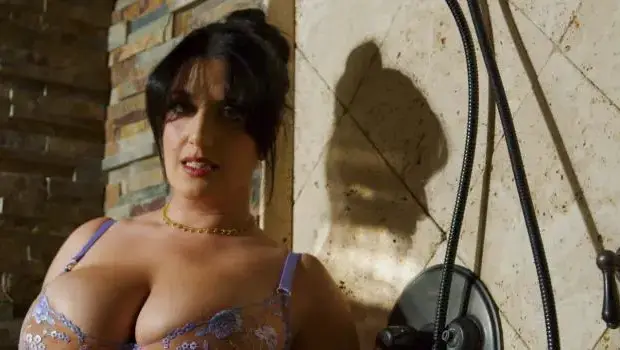 Sarah Arabic – Massive Natural Tits