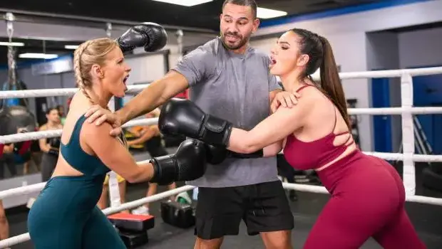 Danielle Renae & Raissa Bellini – A Pair Of Knock-Out MILFs