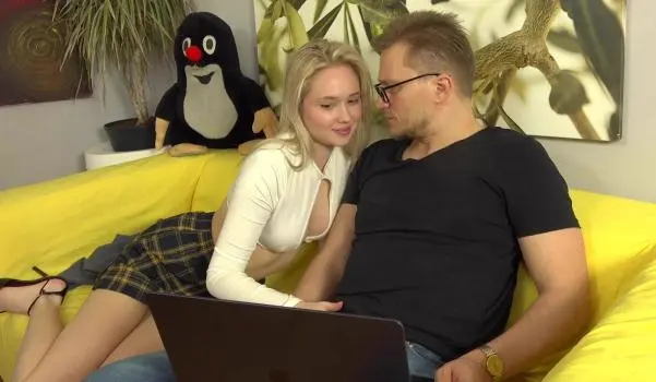 Jessie Ames – Sexy blonde can’t wait for his hard cock