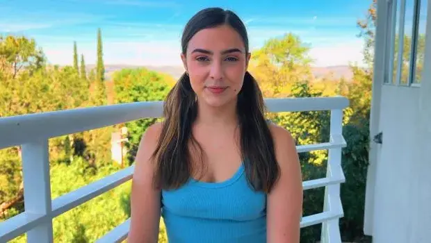 Violet Dawn – Risky Outdoor Fun with Florida Teen Hottie Violet Dawn