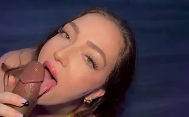 Cassie Lenoir – BBC Pussy Stretching OnlyFans Style