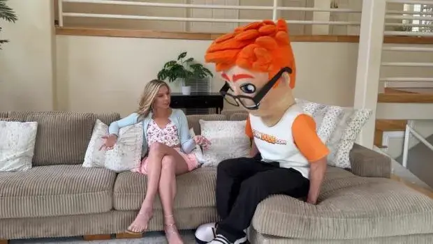 Cheerleader Kait – Cheerleader Kait Shows Porn Dude Why She’s the Best